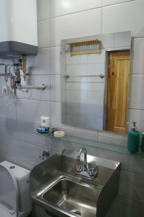 Male Utulne Studio S Koupelnou A Kuchynkou Svinarov 外观 照片